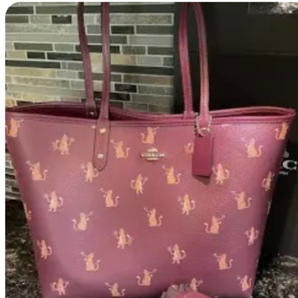 Coach Authentic ~  New City tote shoulder bag.